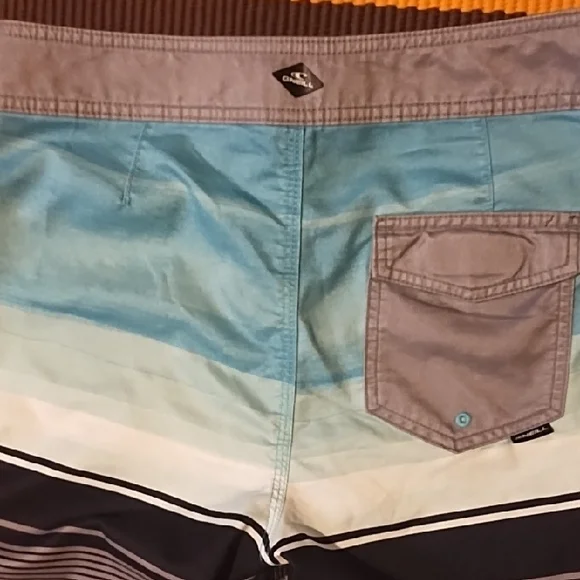 O'Neill Blue and Gray Board Shorts VGC Size 30". - Picture 5 of 7